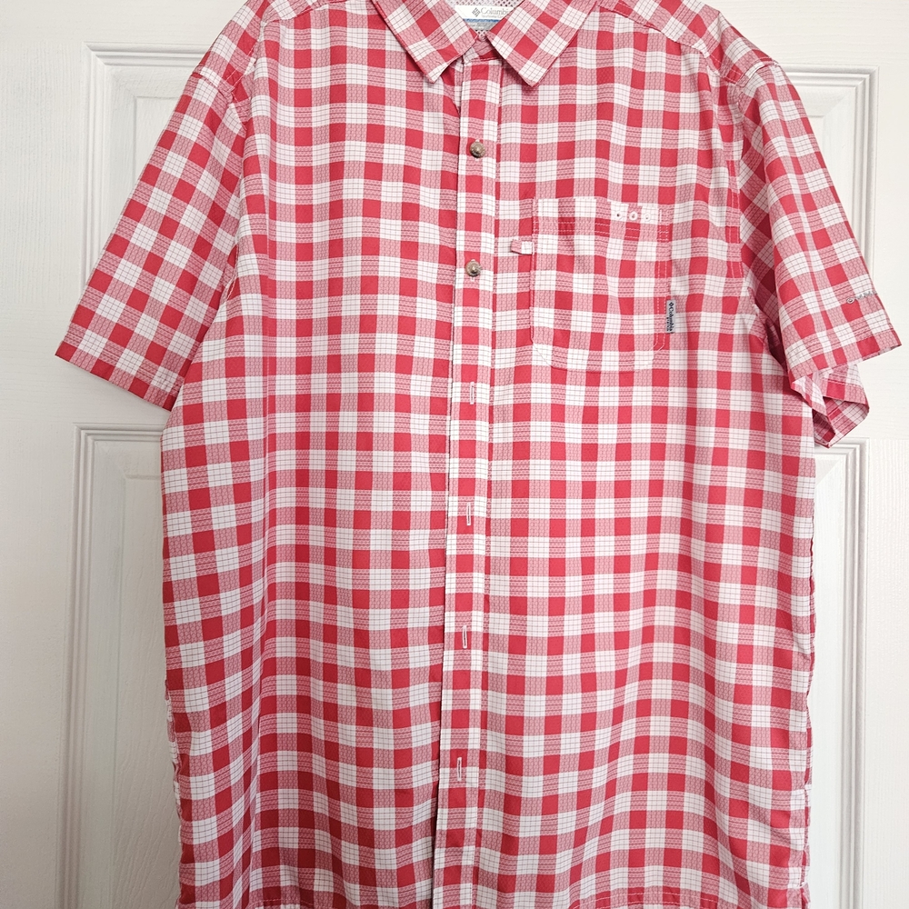 Columbia Red and White Plaid Short Sleeve Shirt